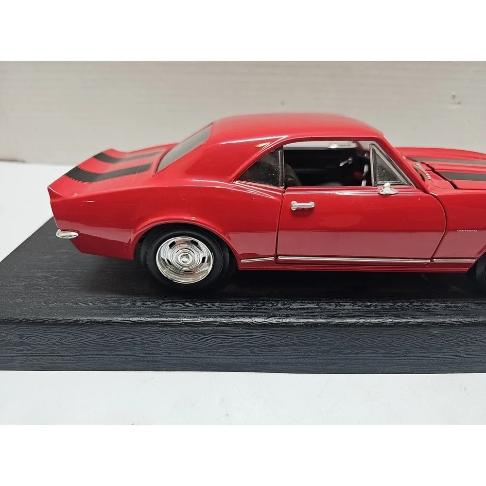 Road Legends Diecast 1:18 - 1967 Chevrolet Camaro Z-28 - Red (1998)